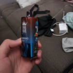 Fotografija mnenja za Bang Blaze 100000 Puffs 6 in 1 – Polnilna Enkratna Cigareta z LED Zaslonom, 850 mAh Baterijo in Šestimi Okusi